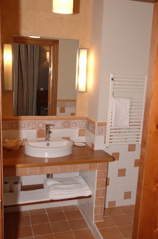 Hostal Casa Masip Ezcaray Exterior photo